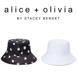 NWT Alice & Olivia Reversible Bucket Hat